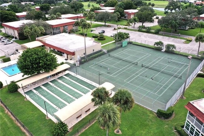 Building Photo - 16 Vista Palm Ln