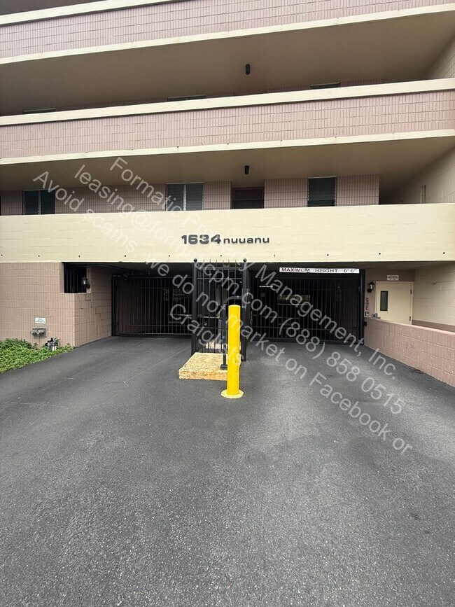 Building Photo - Pet-Friendly 2-Bedroom (or 1 Bedroom + Home Office) Apartment with In-Unit Laundry, Pool & Covere...