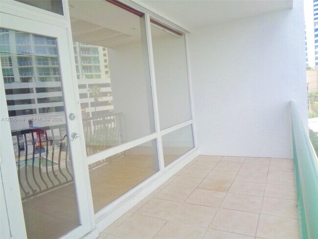 Building Photo - 1408 Brickell Bay Dr
