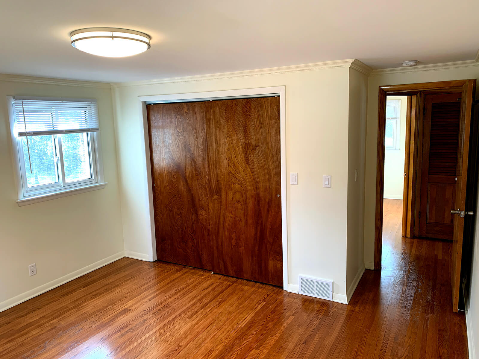 Master Bedroom - 116 N Union Rd