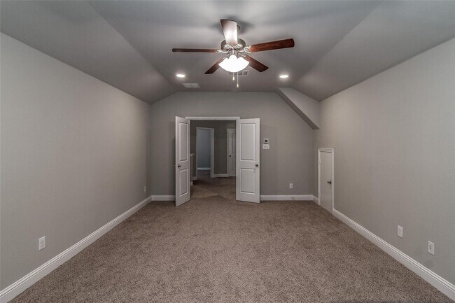 Building Photo - Location!! 2018 house, refrigerator provided! Dont miss this sweet home!