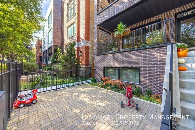Building Photo - 2658 N Bosworth Ave