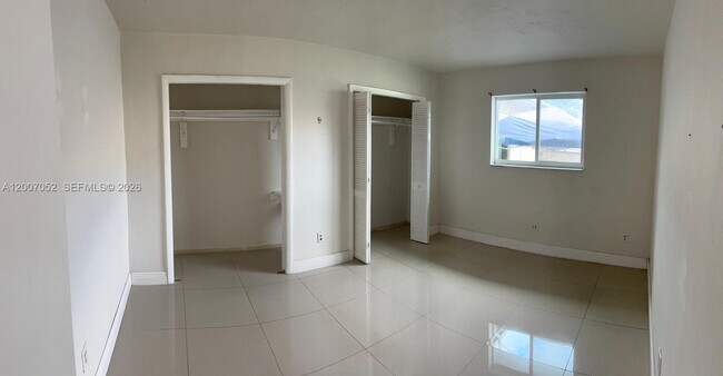 Building Photo - 20923 SW 117th Ave