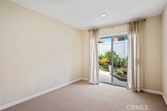 Building Photo - 7117 Avenida Altisima
