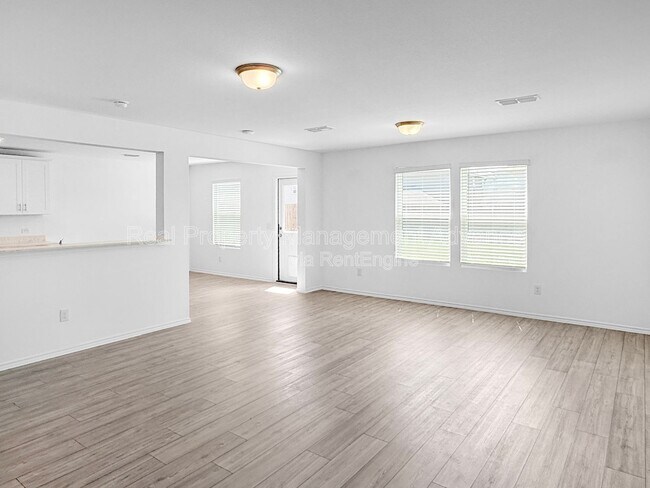 Building Photo - 846 Breakwater Dr