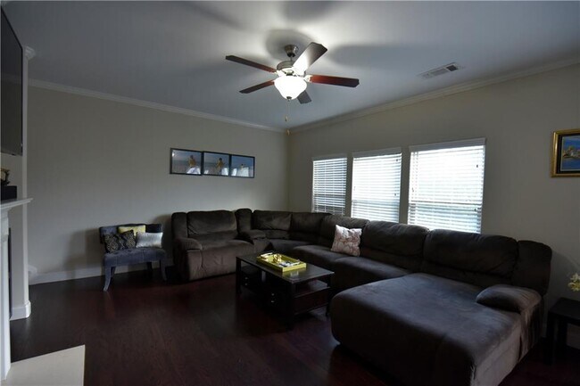 Building Photo - 1805 Kingsbridge Ct