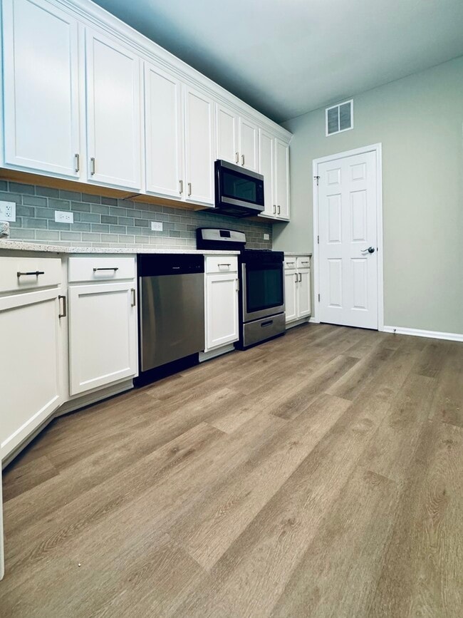Building Photo - 404 N Patriot Dr