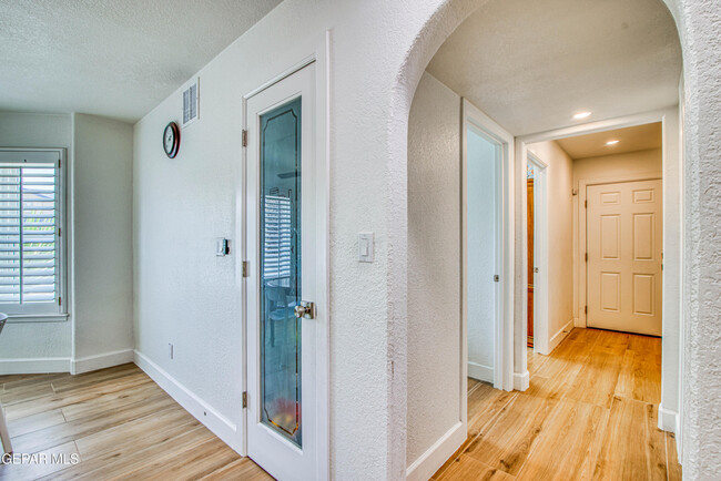 Building Photo - 6205 Brisa Del Mar Dr