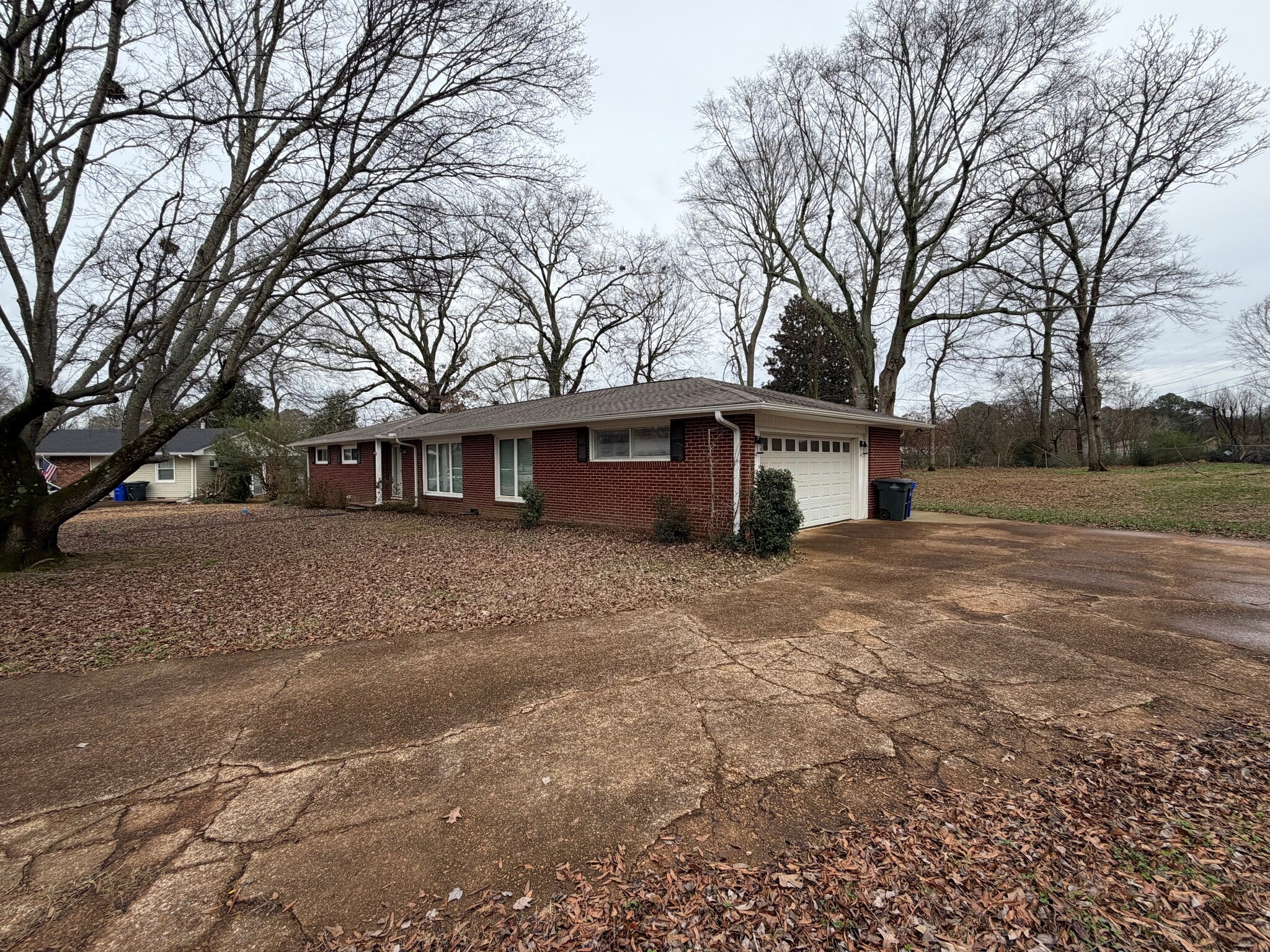 Building Photo - 2038 Conway Dr