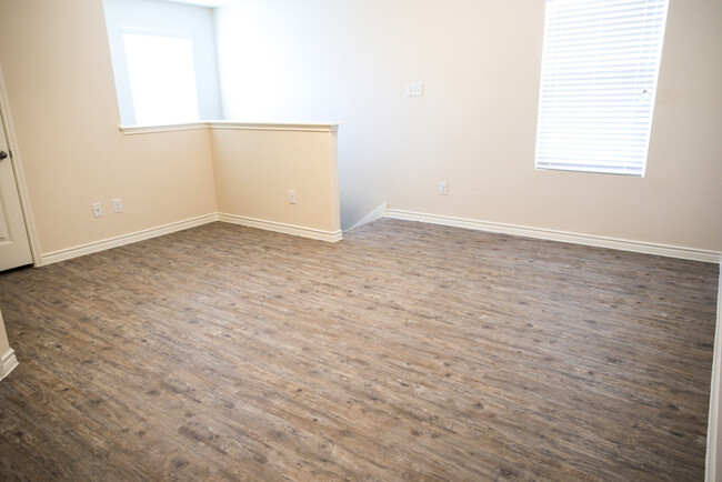Building Photo - 1708 Bobolink