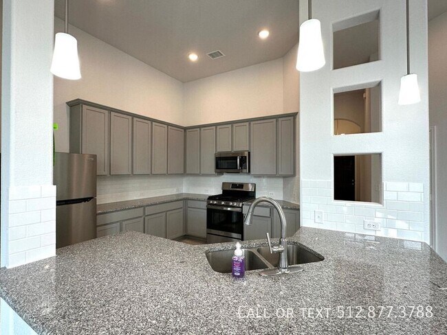 Building Photo - 469 Durian Lp