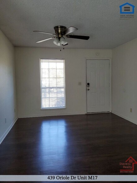 Building Photo - 439 Oriole Dr