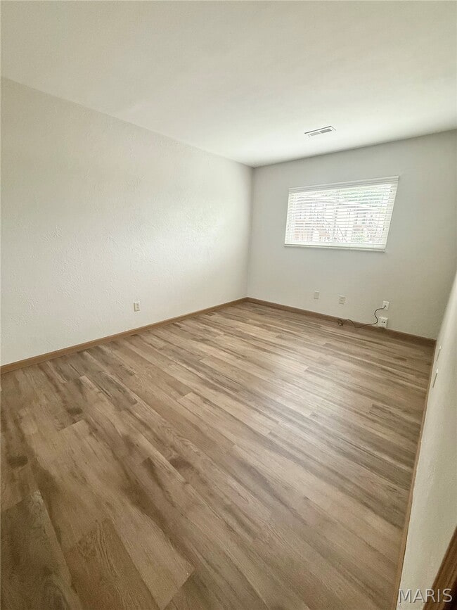 Building Photo - 97 Peachtree Ln