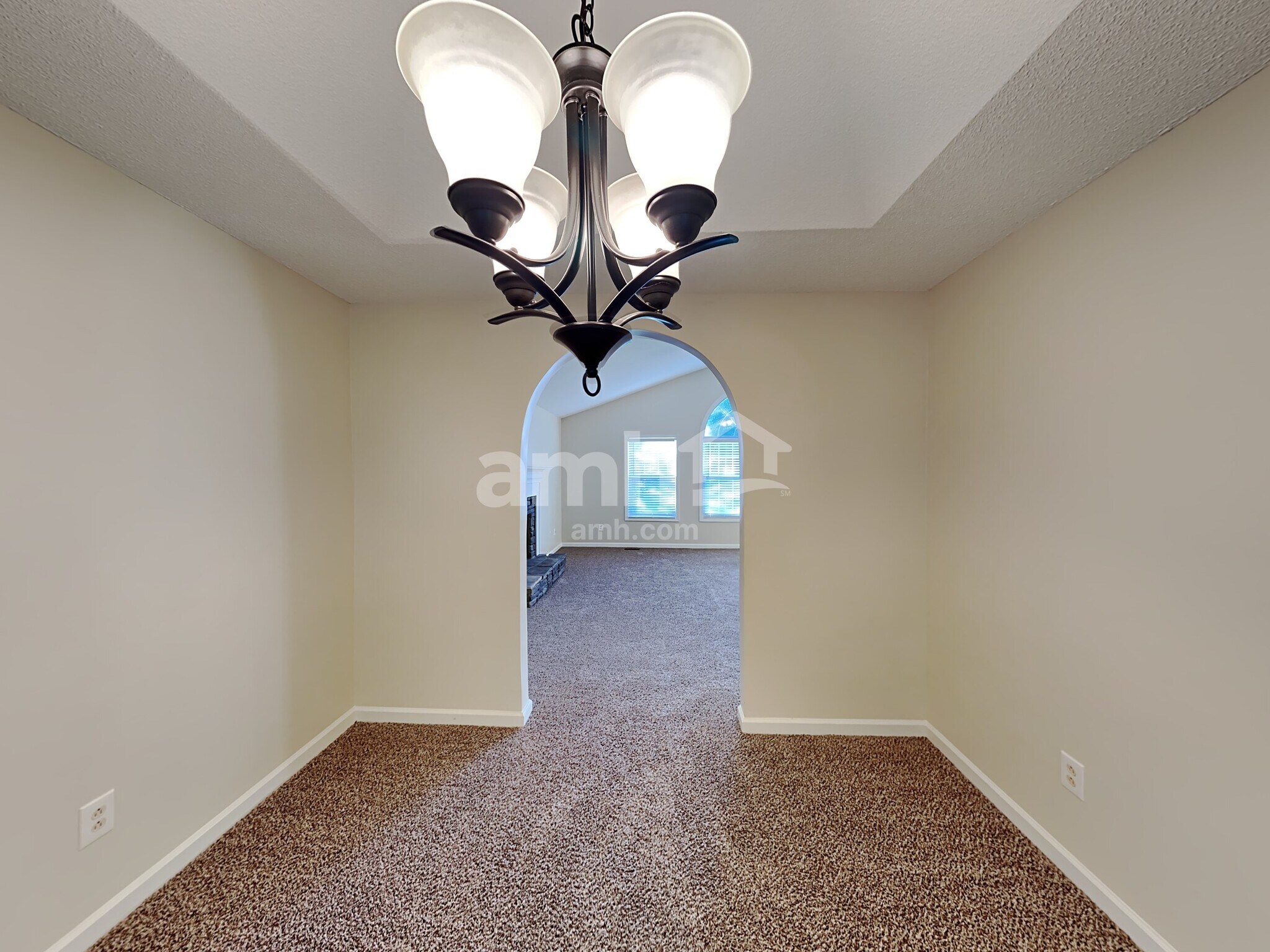 Building Photo - 1017 Queensbury Run