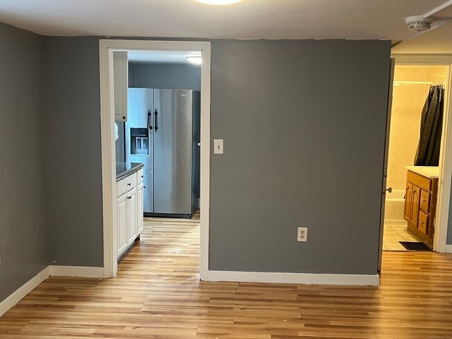 Building Photo - 83 Litchfield St