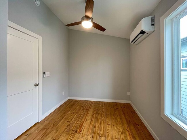 Building Photo - 57 W Cascade St