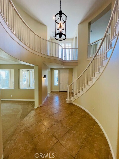 Building Photo - 1574 Glencrest Dr