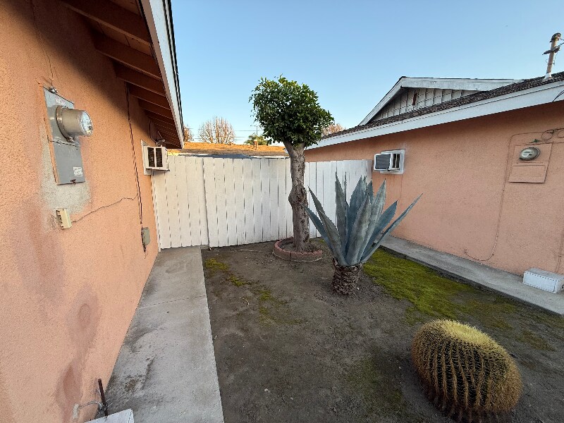 Building Photo - 4870 Abbott Rd