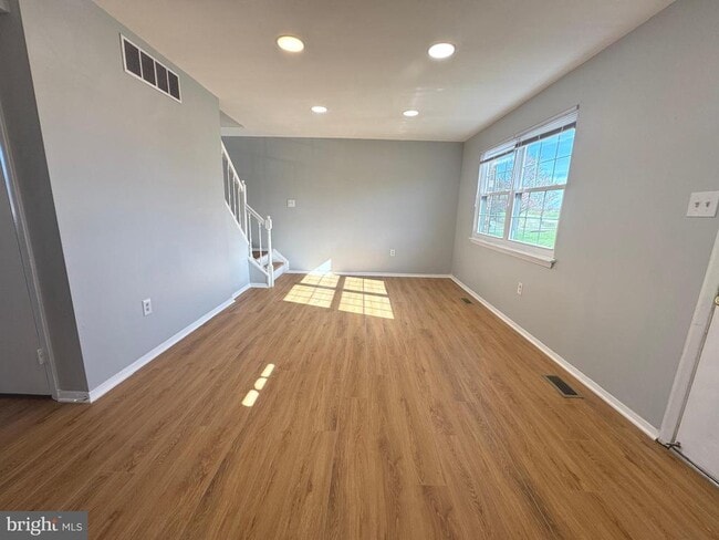 Building Photo - 17 Holland Hill Ct