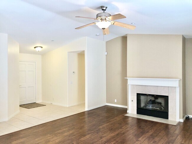 Building Photo - Light & Bright Single-Story Home in the Heart of Fallbrook, Complete with Private, Fully Fenced B...