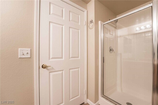 Building Photo - 10001 Peace Way