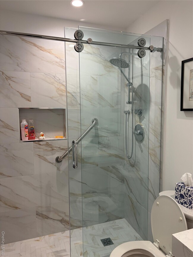 Building Photo - 40 Bonac Woods Ln