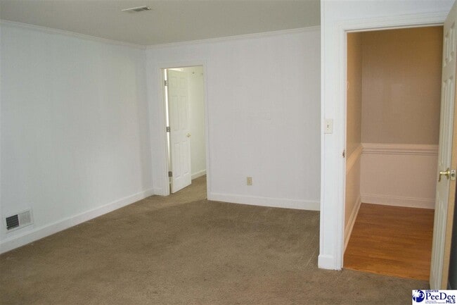 Building Photo - 109 Lands End Dr