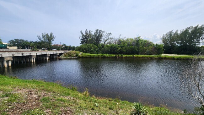 Building Photo - 360 Canal S Point