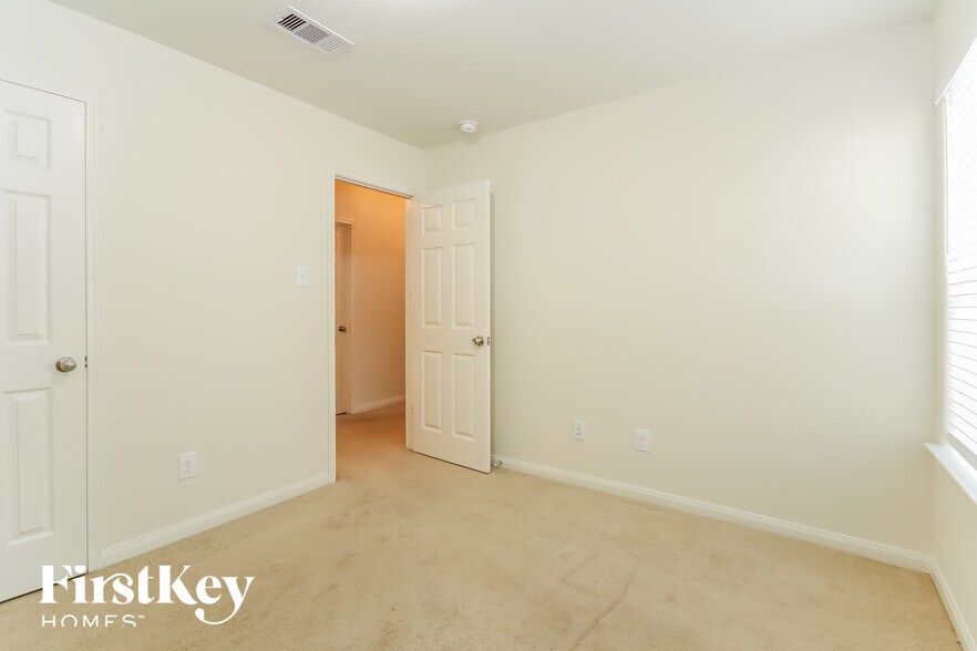 Building Photo - 9846 Onyx Trail Dr