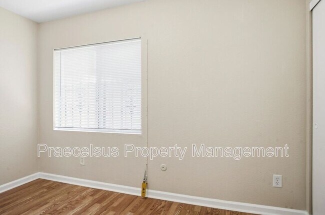 Building Photo - 3408 Clavelita St