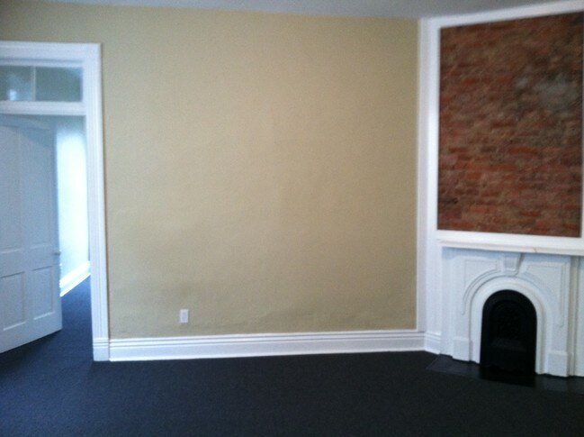 Building Photo - 1423 Debarr St