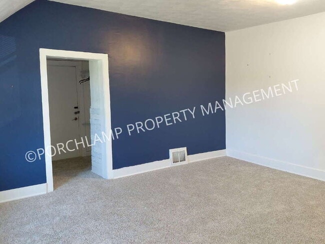 Building Photo - 606 Houston Ave