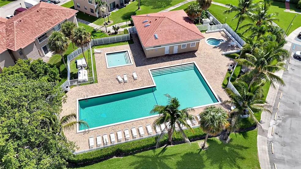 Community Pool - 819 Twin Lakes Dr