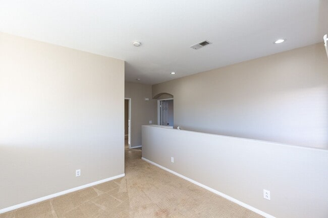 Building Photo - 3 bed, 2.5 bath DETACHED home in SCRIPPS RANCH