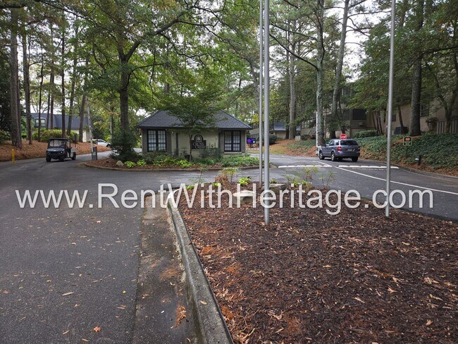 Building Photo - Gorgeous 2 bd/ 2bath Buckhead Condo/ Metic...