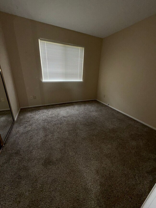 Building Photo - 8240 Rockbury Way