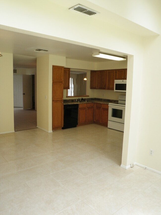 Building Photo - 862 Commonwealth Ct