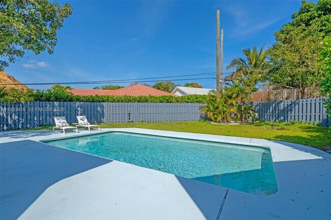 Building Photo - 465 NW 11th St