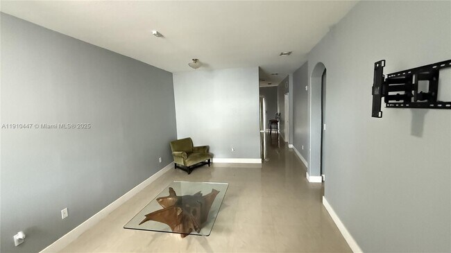 Building Photo - 1692 SE 29th Ct