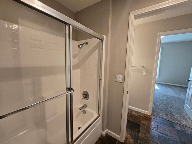 Building Photo - CANYON CREST CONDO