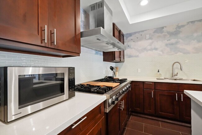 Building Photo - 9842 Portola Dr