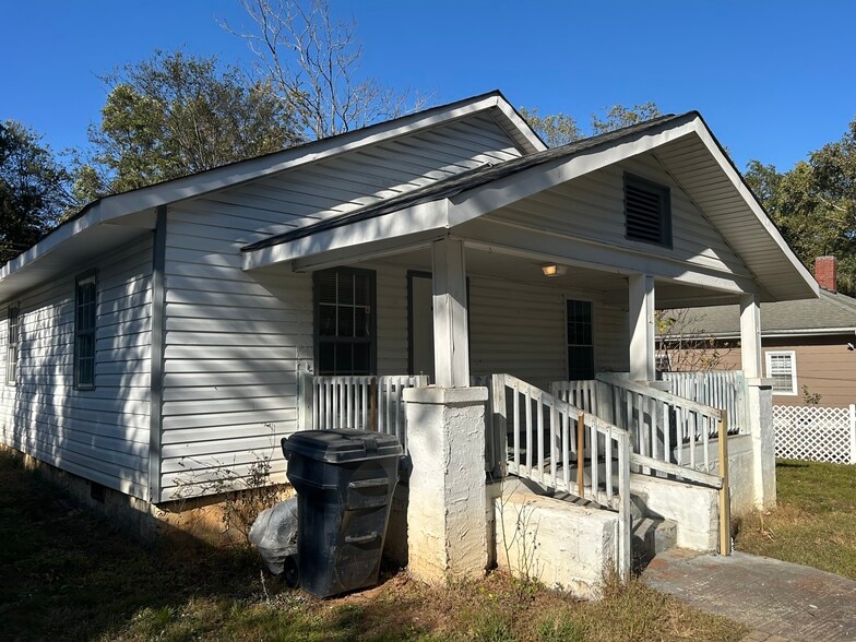 House front - 522 Lee St