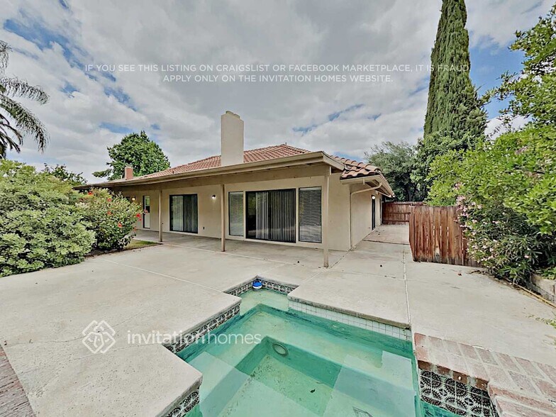 Building Photo - 1260 Nicola Dr