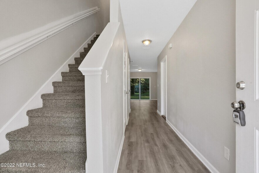 Building Photo - 8341 Homeport Ct