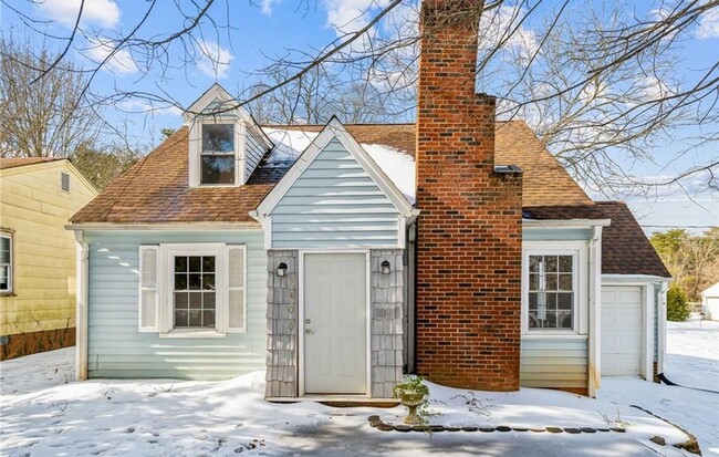 Building Photo - 3400 Rosemont Ave