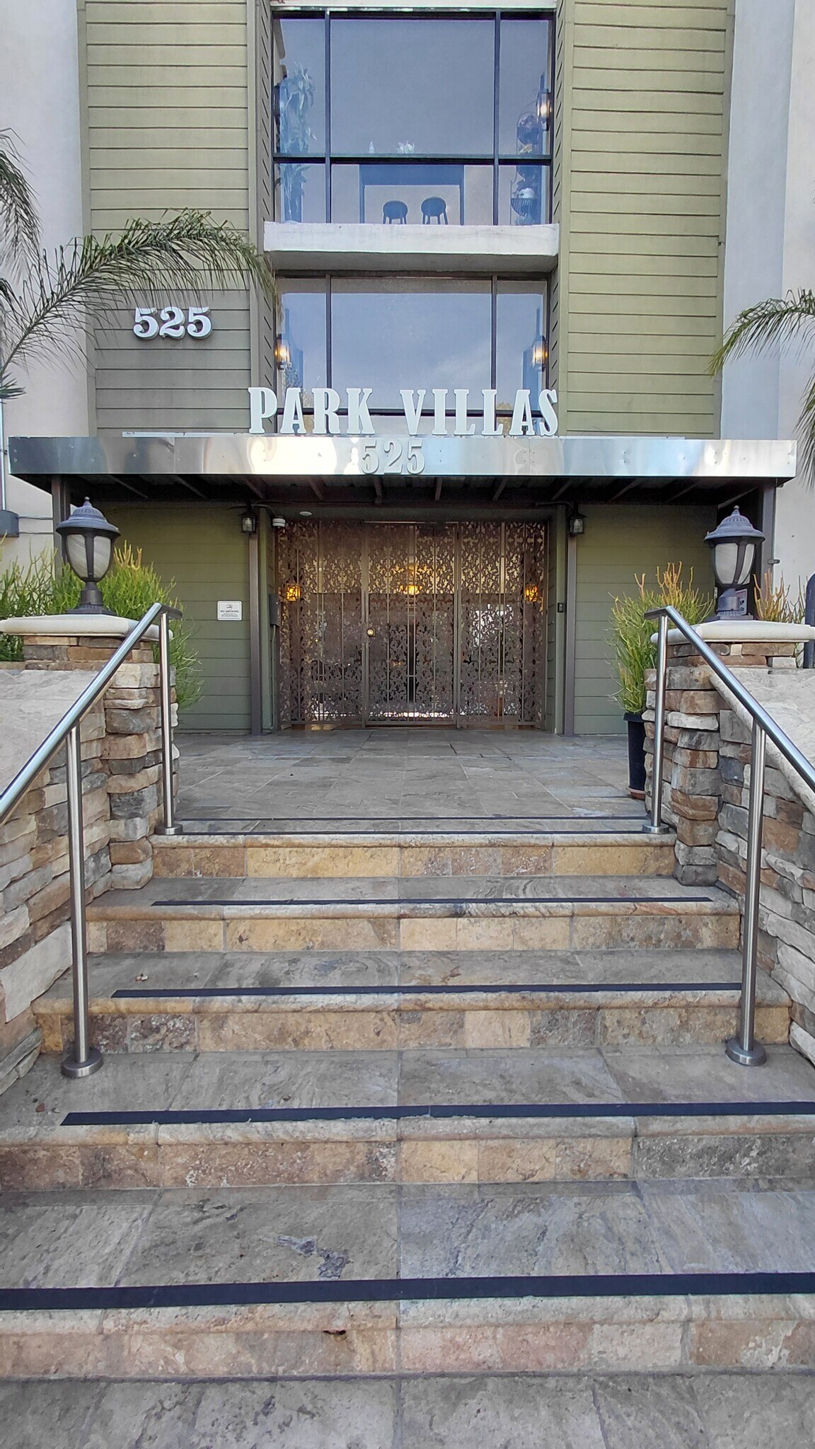 Building Photo - 525 S Ardmore Ave