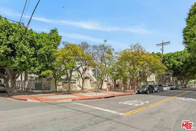 Building Photo - 1118 Valencia St
