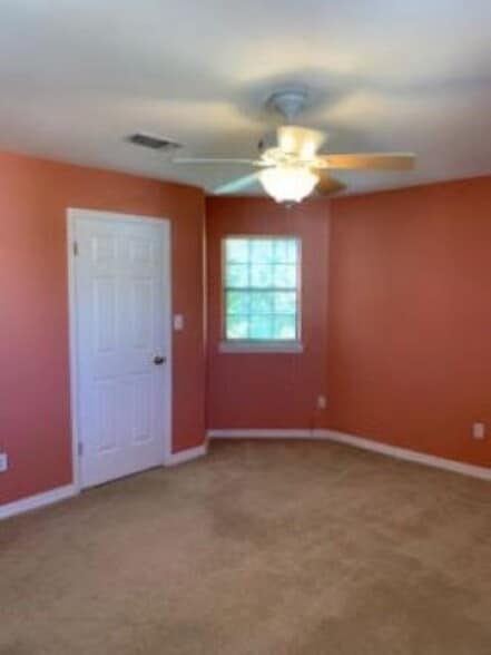 Building Photo - 255 E Scenic Dr