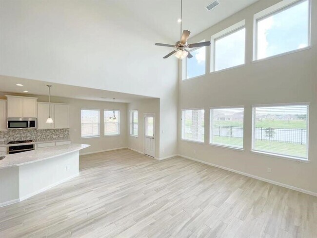 Building Photo - 4403 Silvergrass Ln