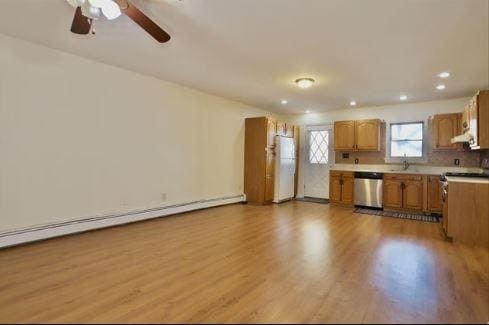 Building Photo - 136 Essex St